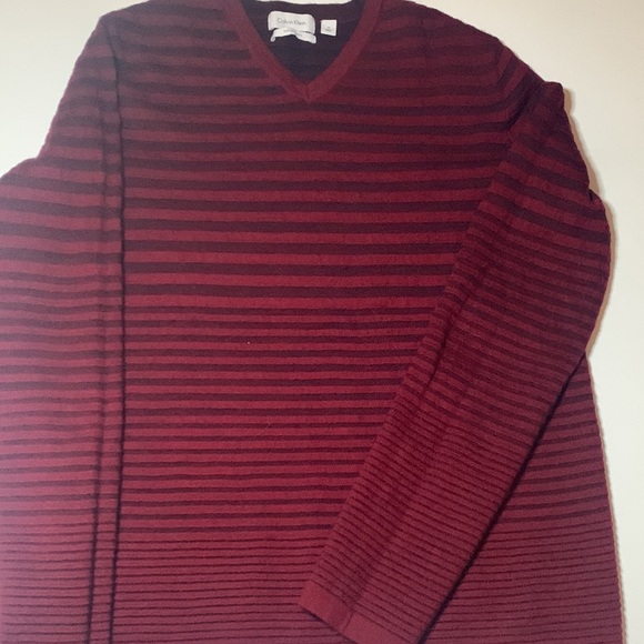 Calvin Klein Men's Solid V-Neck Merino Wool Sweater - Picture 3 of 4
